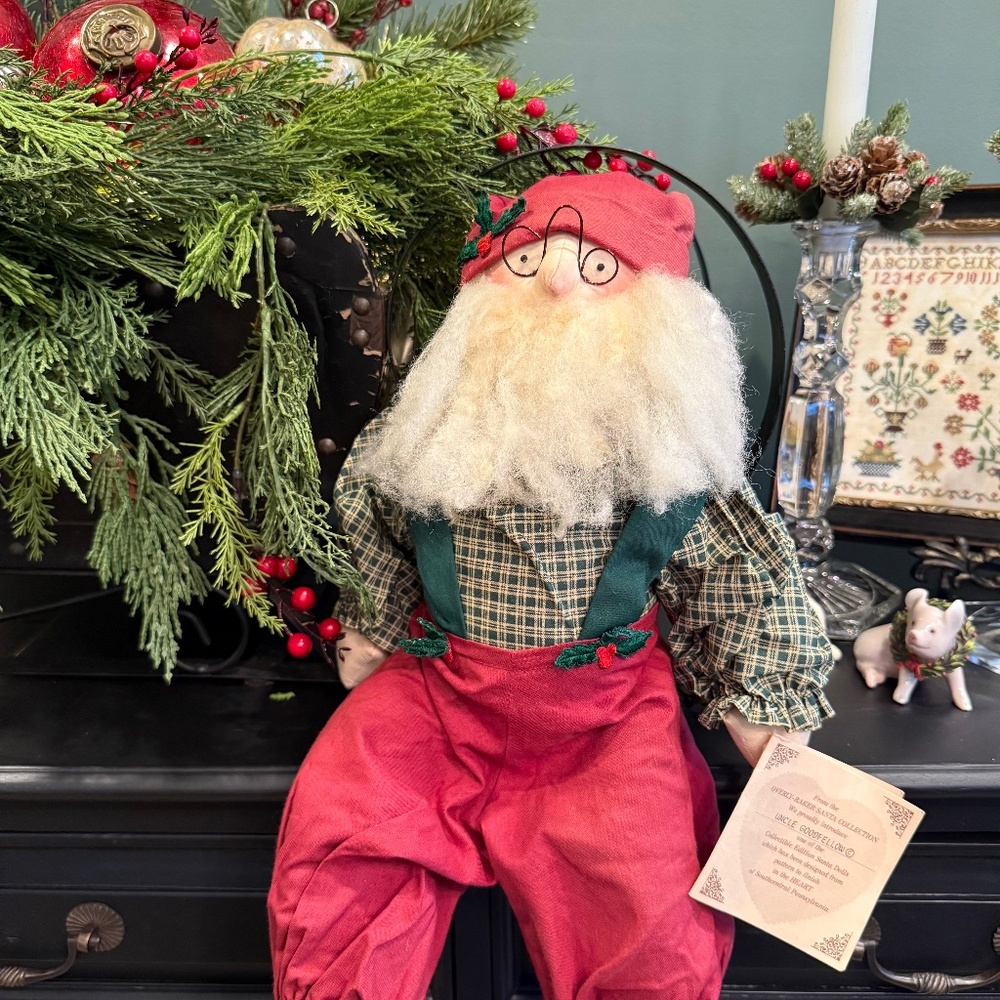 Very Good - Overly-Raker "Uncle Goodfellow" Santa Claus Doll